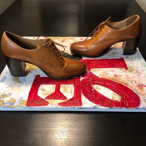 Patricia Nash Lace Up Leather Heeled Shoe / size 10 / color Camel - Picture 2 of 11